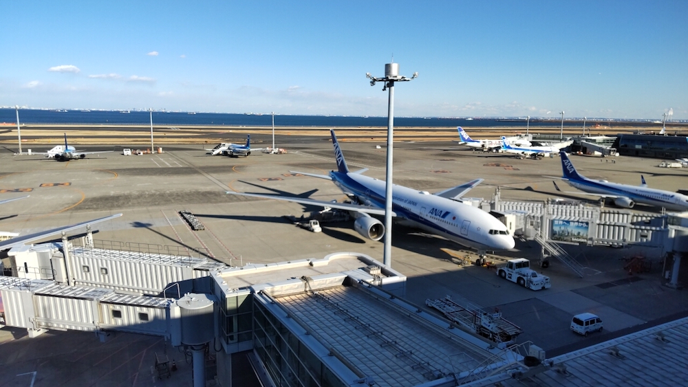 天気の良い羽田空港